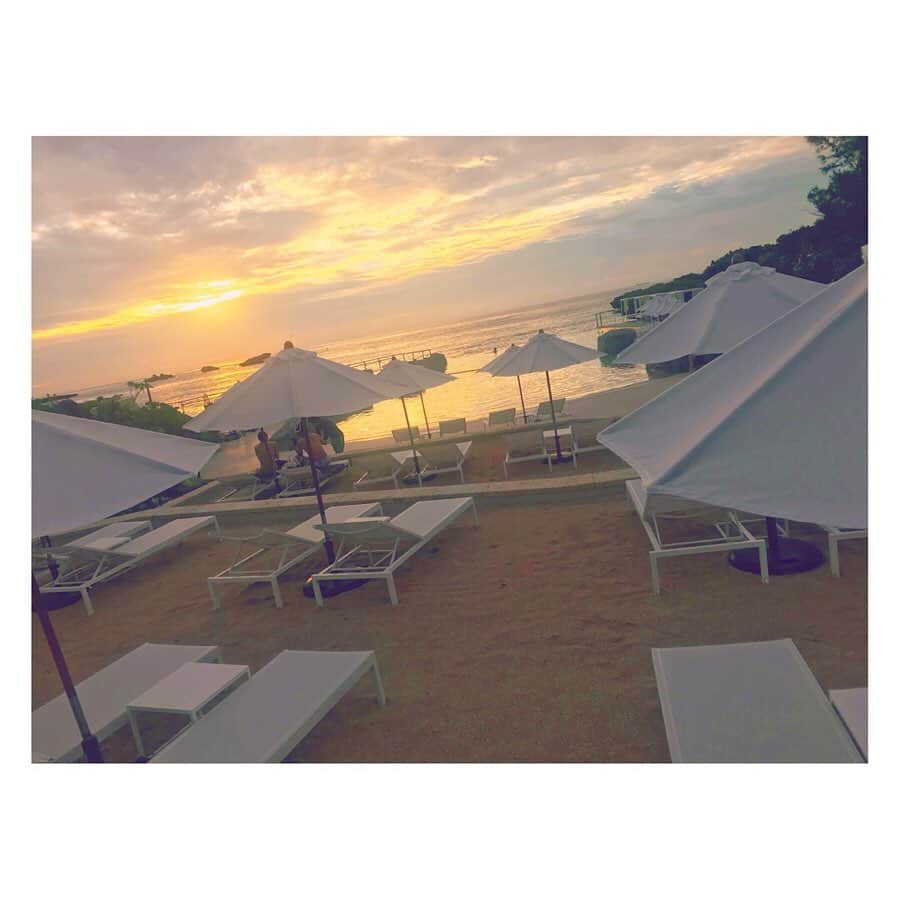 有馬奈那さんのインスタグラム写真 - (有馬奈那Instagram)「Poolside bar🍸✨ . . . #モデル #model #薬学部 #pharmacystudent #女子大生 #グラビアアイドル #旅行 #trip #travel #沖縄 #okinawa #沖縄旅行 #okinawatrip #瀬良垣 #seragaki #ハイアットリージェンシー瀬良垣 #hyattregencyseragaki #プールサイドバー #poolsidebar #水着 #girlsswimwear #bikinigirls #bikini #japanesegirl #タビジョ #좋아요 #instagood #フォロワー募集中 #有馬奈那」12月9日 19時45分 - nana_arima