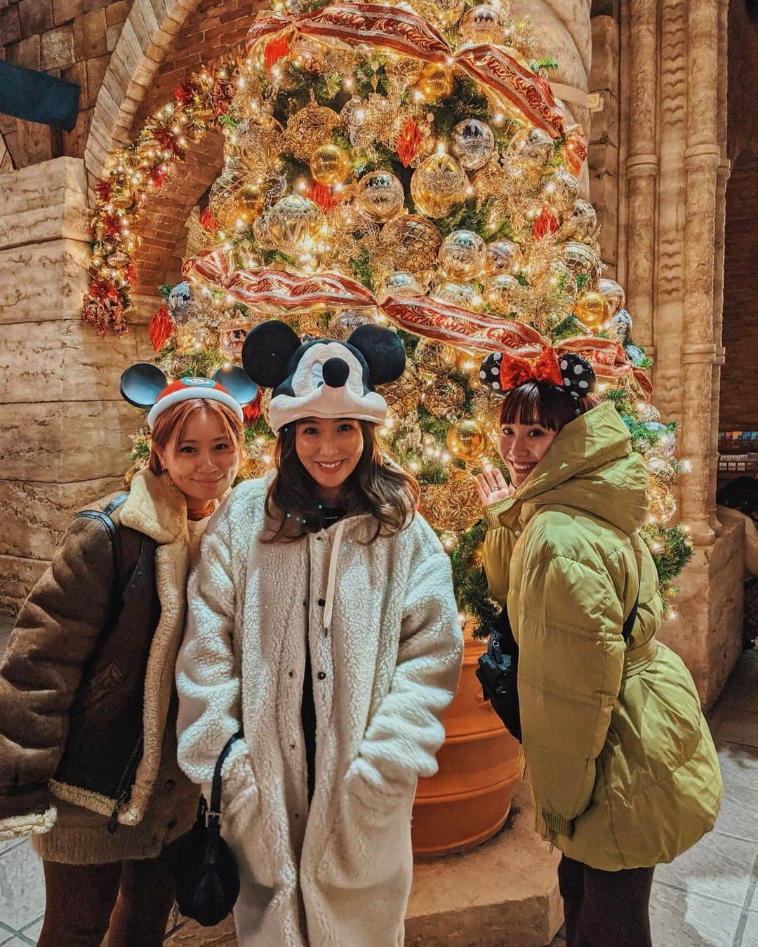 小竹麻美のインスタグラム：「クリスマスを感じに🎄✨ 来年も行こうね〜❤️ #disneysea#tokyodisneysea #merrychristmas#googlepixel#pixelで撮影」