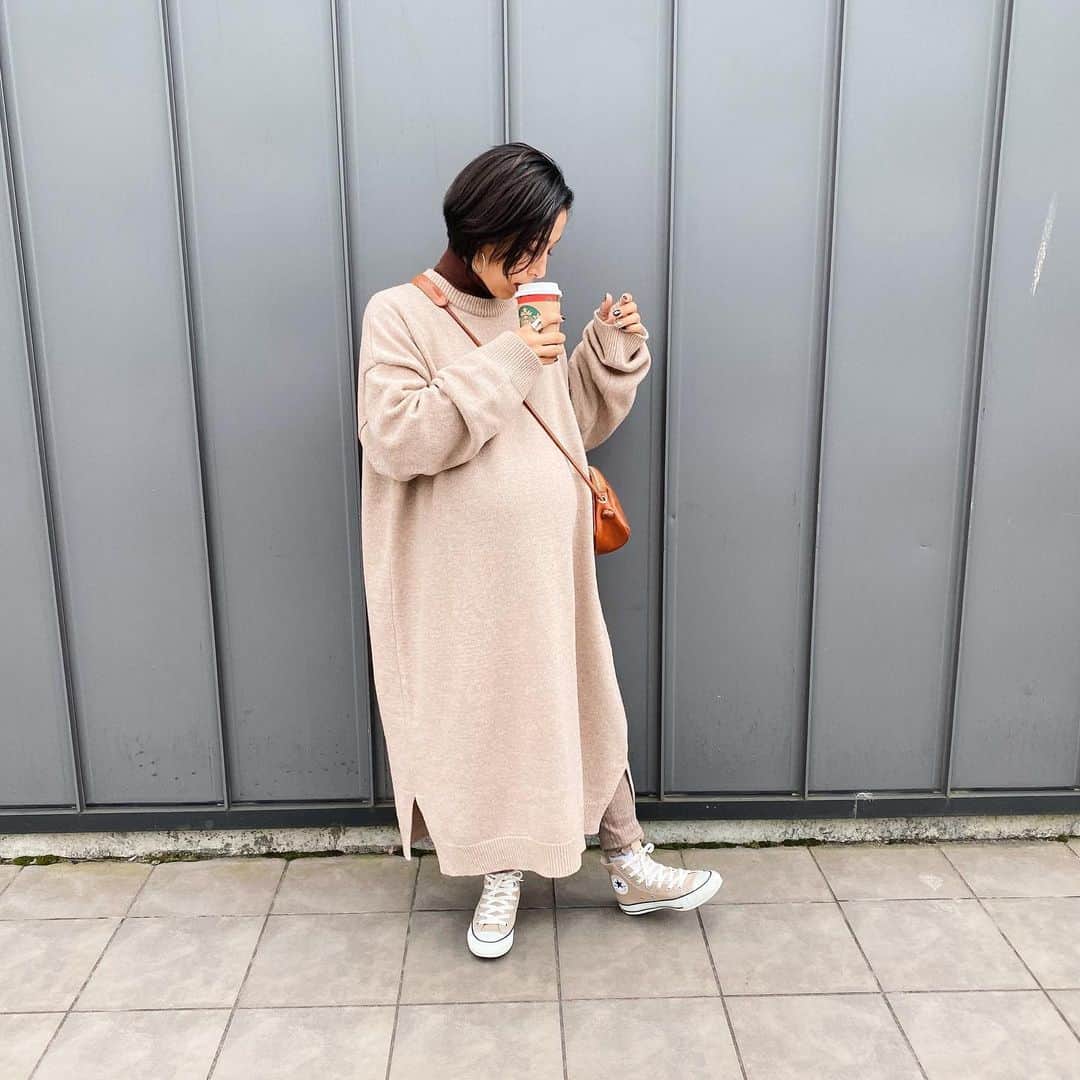 Hiiiiikoさんのインスタグラム写真 Hiiiiikoinstagram 一目惚れしたloose Knit Op 中にヒートテック2枚 タートルネック着てるけど 全く着膨れしないの って 今 パンパンだからわからないってゆーね W 妊婦コーデ マタニティコーデ