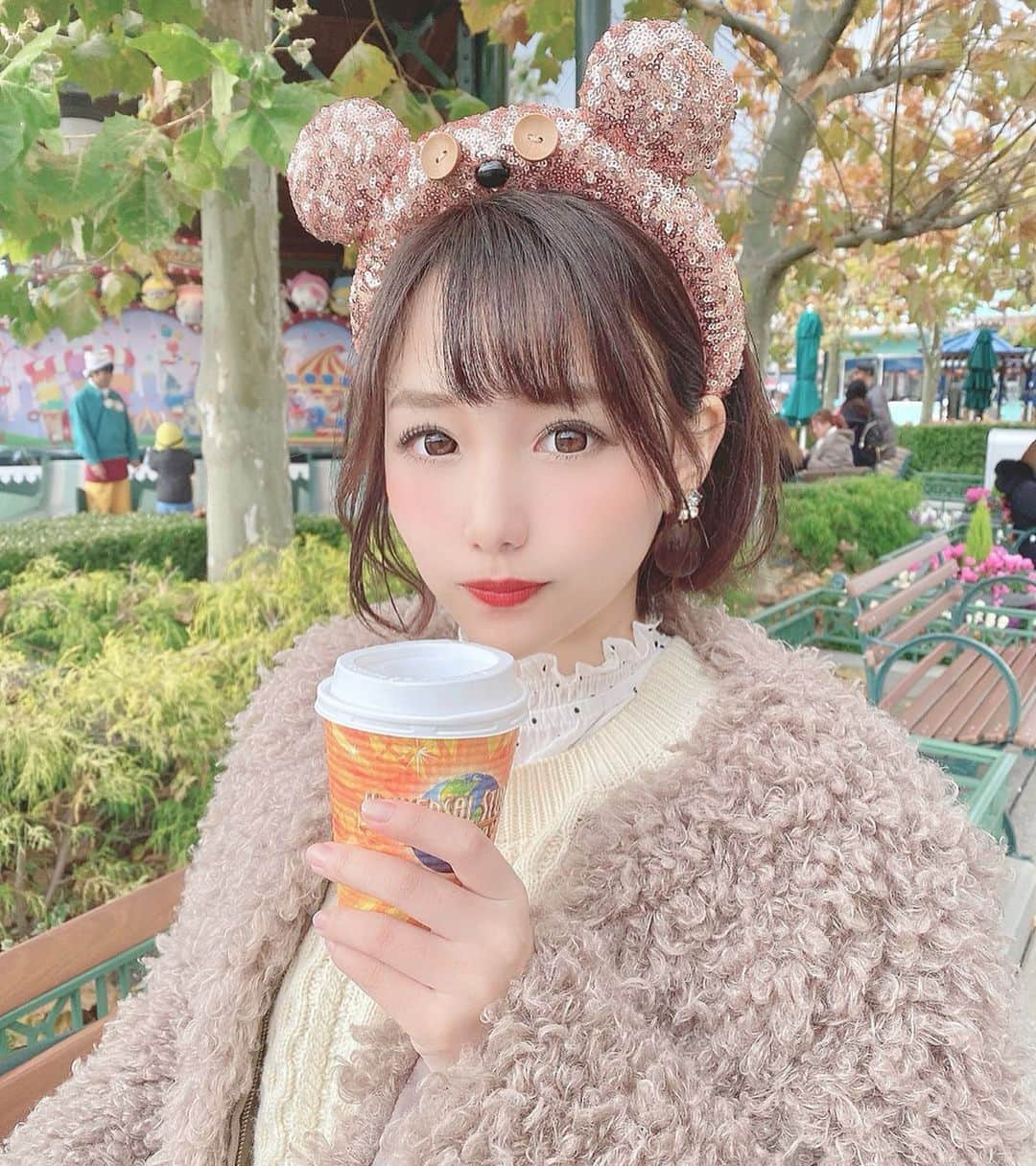 加藤里奈さんのインスタグラム写真 - (加藤里奈Instagram)「. 💓✌︎してみた、 . #ootd #fashion #instafood #instagram #instalike  #hairstyle #outfit #code #coordinate #style #stylepoint #instafashion #instagood #instalike #ファッション #撮影 #ヘアアレンジ #ヘアスタイル #アレンジスタイル #ヘア #かとこ #コーディネート #コーデ #かとこーで #今日の服」12月9日 20時22分 - katoco0326