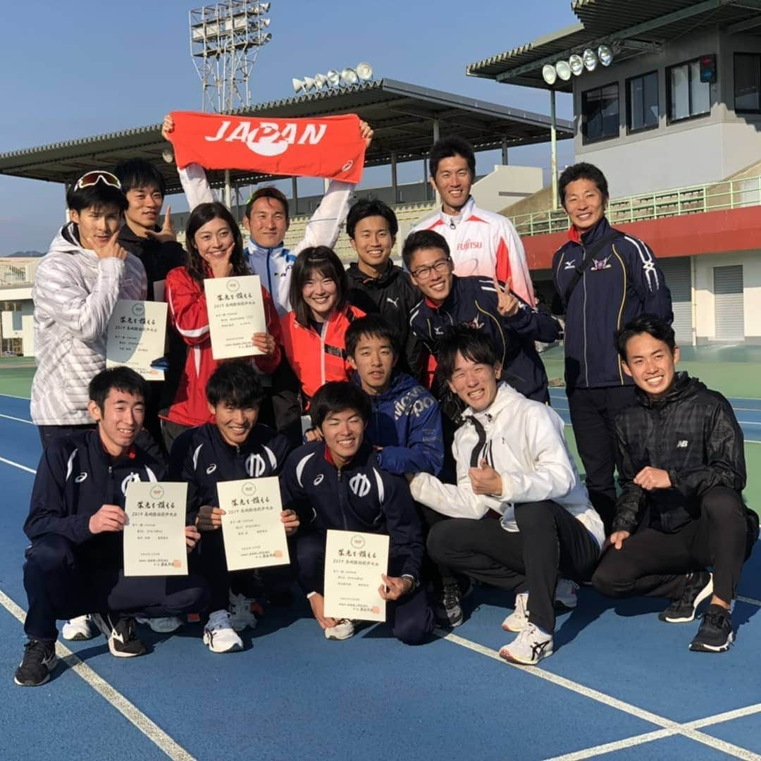 岡田久美子さんのインスタグラム写真 - (岡田久美子Instagram)「長崎競歩にて10000mwの日本記録を更新することができました🤗 絶好のお天気..とは言えない中で、序盤から苦しみましたが、様々な方々のサポートのおかげで目標達成できたと思います！  次のレースは来年2月の日本選手権です✨ 気持ちを切り替え、前を向いて、一歩一歩力強く進んで行きます👊  #長崎 #佐世保 #競歩 #日本新記録 3つ目！  #tokyo2020」12月9日 20時39分 - okaoka1017