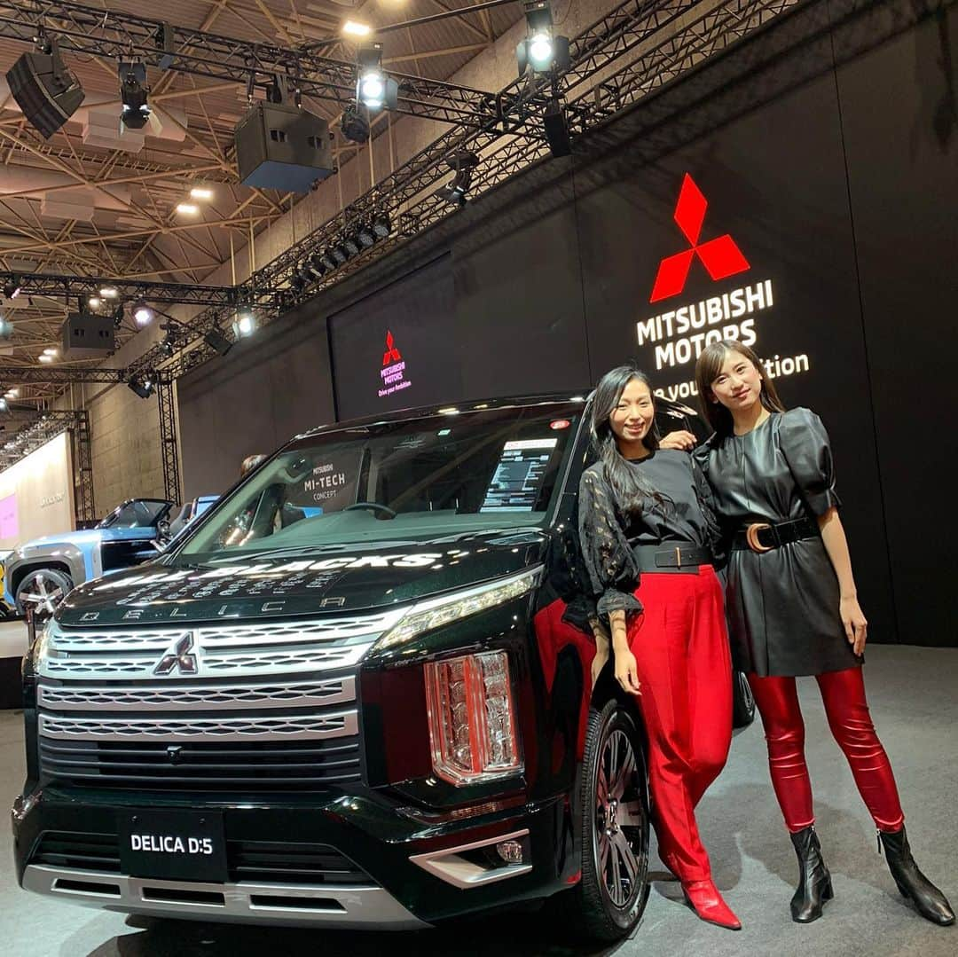 本城結実のインスタグラム：「. . 大阪モーターショー2019 三菱自動車ブースにお越し頂いた皆様、ありがとうございました！ . コンセプトカー、市販車の他 デリカD:5 ALL BLACKS サポートカーもご紹介させて頂き感無量でした🥺🥺🏉🏉 . オールブラックスとコラボレーションした賞品があたるキャンペーンを実施中です！ 是非三菱自動車ホームページをご覧ください😊 . #oms2019 #大阪モーターショー2019 #omsmitsubishi #三菱自動車 #mitsubishimotors #モーターショー#ラグビー#rugby#オールブラックス#allblacks #デリカd5 #コンセプトカー#mc#ナレーター#エルアミティエ#本城結実　#osakamotorshow #大阪モーターショー」