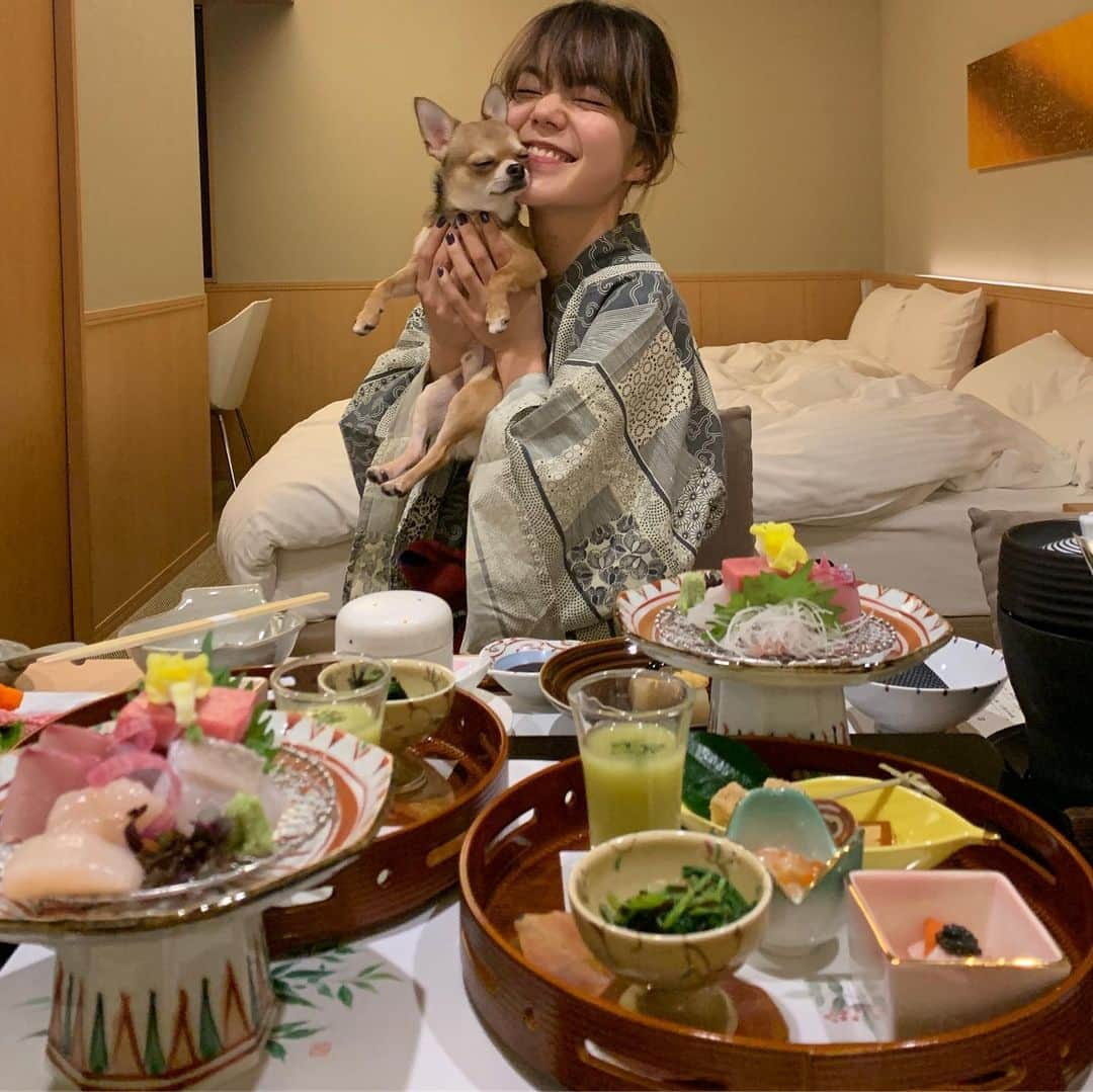 長澤メイさんのインスタグラム写真 - (長澤メイInstagram)「誕生日旅行🎂❤️ uniも泊まれて部屋にドックランも あって露天風呂もついてる最高🥺🥰 ごはんも美味しいし みんなディズニーみたいな対応だし ワンちゃんに優しいから 最高～～🙏❤️ #誕生日旅行 #箱根 #レジーナリゾート箱根」12月9日 20時49分 - xxmeixx1208