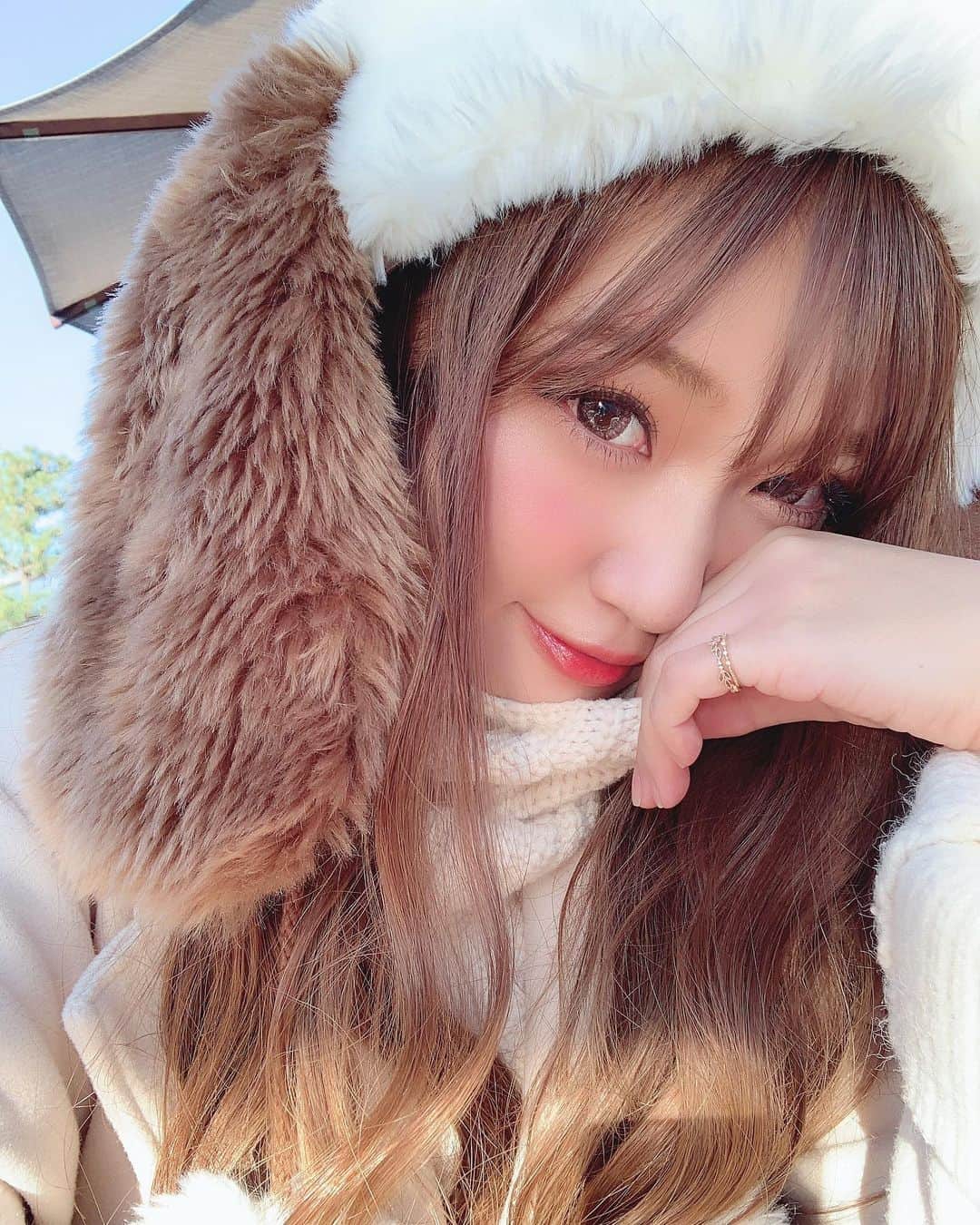 いっちゃん/嶋津 いつみのインスタグラム：「. . 今日はユニバに行ってきたよーん🌎✨ . . . しっかり防寒して行ったから 寒さはへっちゃらでした🙆‍♀️🎉💨 . . . . . . 今年から新しくなったクリスマスのショーの クリスタルの約束も見れたし ハリーポッターのプロジェクションマッピングも見れて 堪能してきたー✌🏻♥️♥️♥️ . . . . . . でも連日遊びすぎて 遊び疲れ🤪🌈⭐️ww . . . . . #関西  #関西サロモ  #サロンモデル #サロモ #いっちゃん  #フリーモデル #関西モデル  #あざといっちゃん #かわいっちゃん #いっちゃんコーデ #ブライダルモデル #アレンジモデル #ヘアカラー  #ヘアアレンジ #ootd」