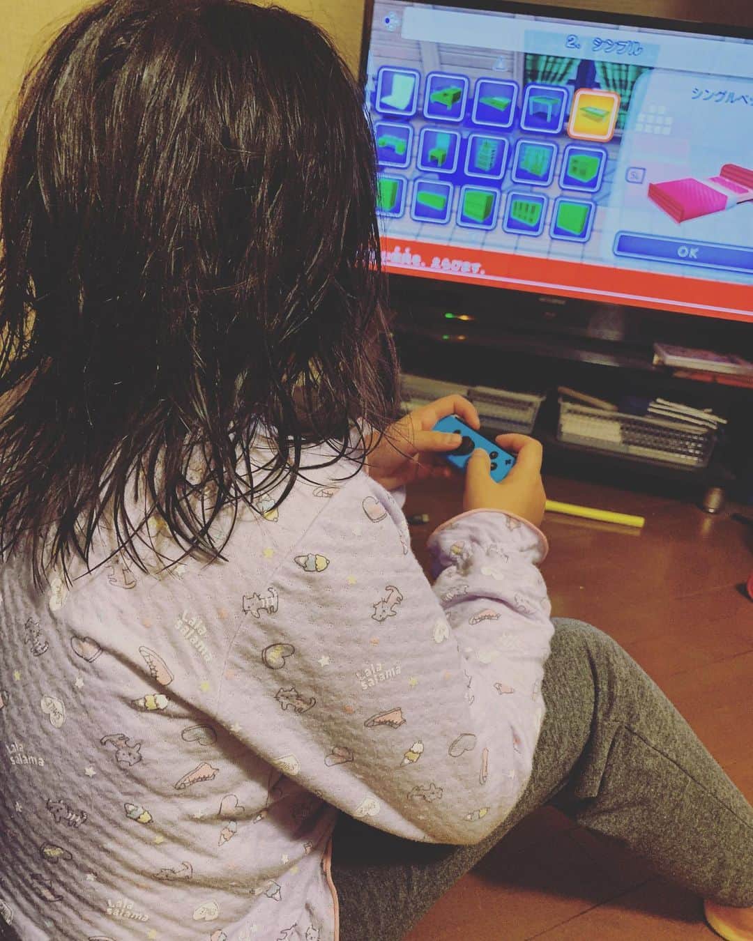 こーいちのインスタグラム：「沖縄から家に帰って来てツアーの余韻に浸りながら娘と一緒に風呂入って先上がる俺に「頼むし浴槽にチンゲ出すんやめてほんま。」って言われたけどツアーが無事終わったからなんくるないさ。」