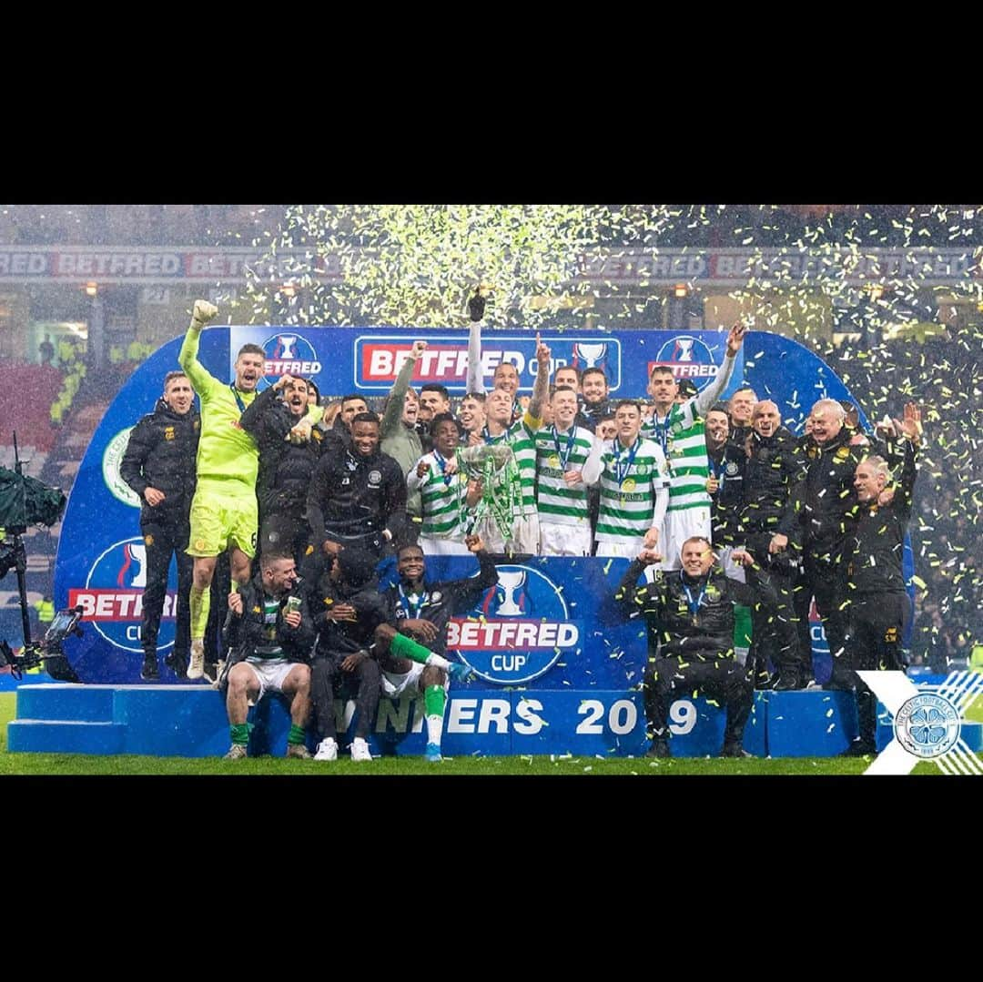 フレイザー・フォースターさんのインスタグラム写真 - (フレイザー・フォースターInstagram)「What a day! 🍀🏆」12月9日 21時02分 - fraserforster