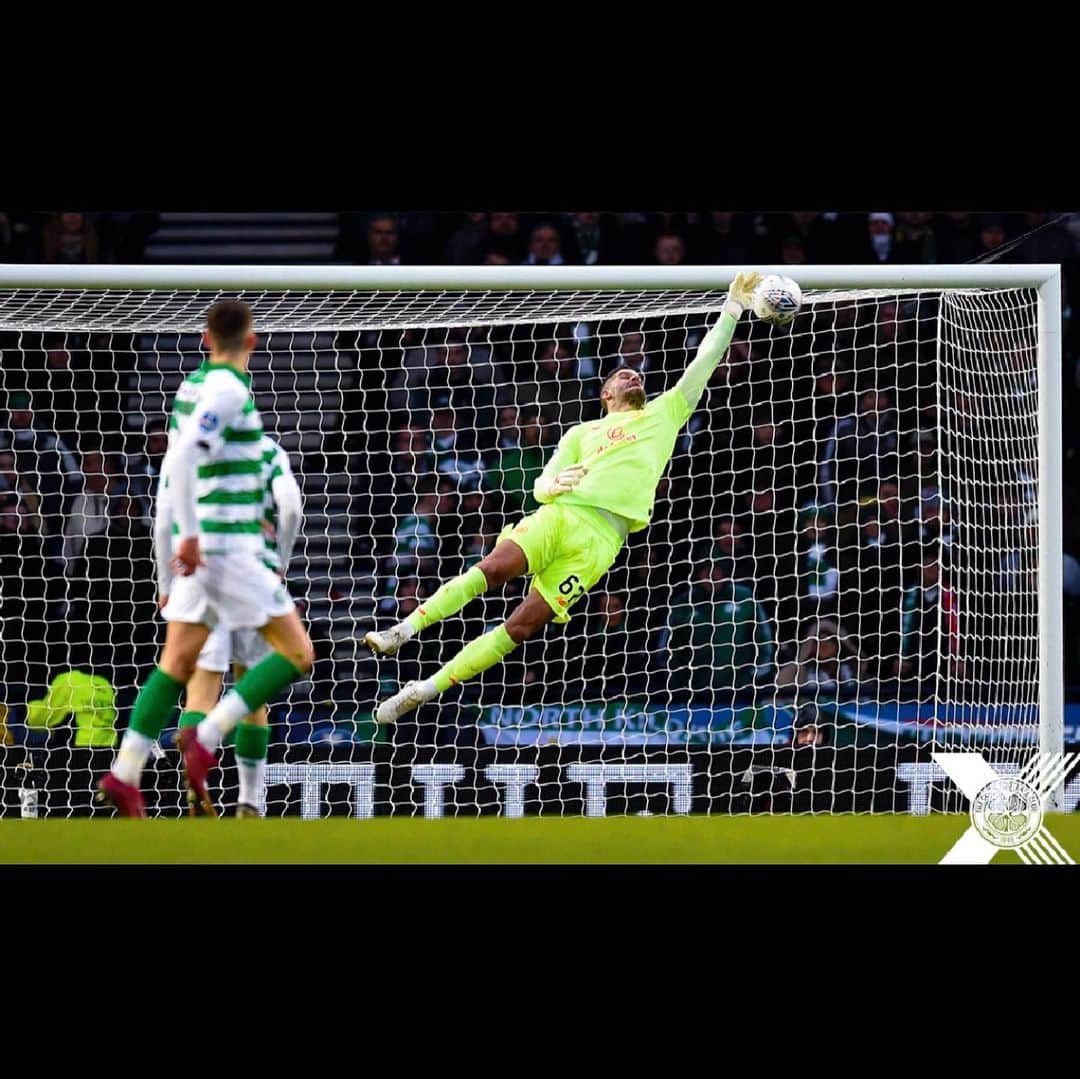 フレイザー・フォースターさんのインスタグラム写真 - (フレイザー・フォースターInstagram)「What a day! 🍀🏆」12月9日 21時02分 - fraserforster