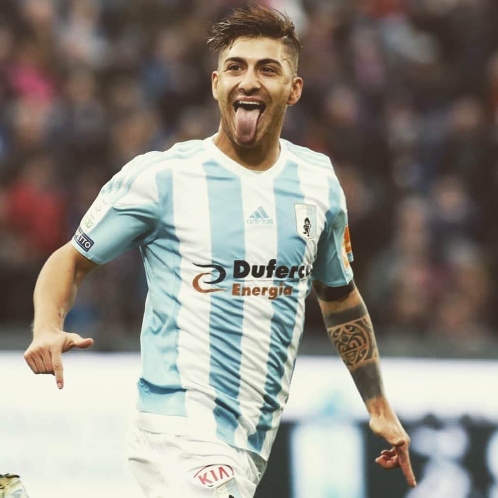 ジュゼッペ・デ・ルカのインスタグラム：「Don’t stop ⚔️🔥⚽️..... Continuiamo così leoni 🦁...」