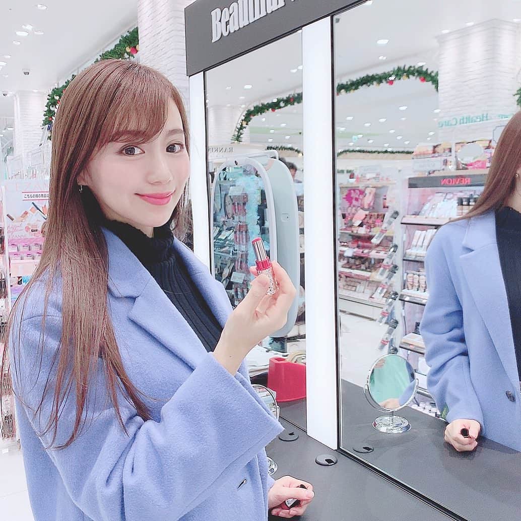 宮内ひかるのインスタグラム：「12/12にスギ薬局が名古屋ゼロゲートにグランドオープンということでひと足お先に行ってきたよ✩.*˚ ヘアアイロンのお試しや 肌診断コーナーもあってついつい立ち寄ってしまいそう~💕 #nagolic #スギ薬局名古屋ゼロゲート店」