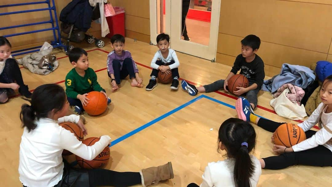 大田明奈さんのインスタグラム写真 - (大田明奈Instagram)「🏀 次は木曜日11:30〜 参加者求む⛹️‍♀️ #バスケがしたいです」12月9日 21時14分 - moreakee