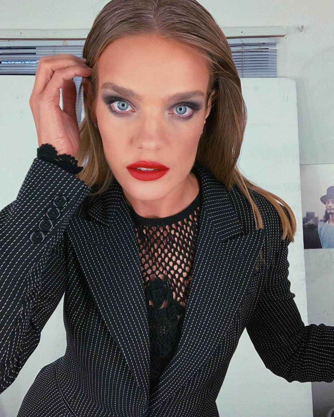 ナタリア・ヴォディアノヴァさんのインスタグラム写真 - (ナタリア・ヴォディアノヴァInstagram)「As Bold and ready for this week as my makeup 🤪💄🔥♥️ cc @guerlain」12月9日 21時11分 - natasupernova