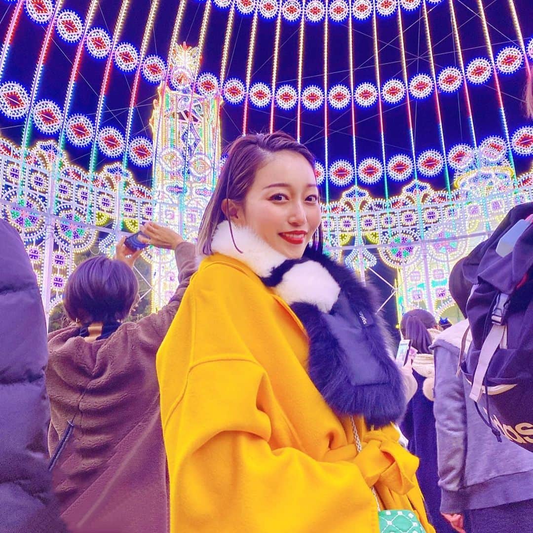 のインスタグラム：「今夜は神戸へ♥️ 今年もちょこっとルミナリエ見に行けたよ✨ 綺麗だったな〜✨ #神戸#ルミナリエ #イルミネーション#kobe #神戸ルミナリエ」