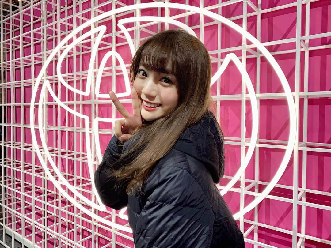 志田友美（ゆうみん）のインスタグラム：「大阪モーターショー🚘 . 2日間自動車整備のサポートガールとして参加しました😌❤️ . このイベントを通してみんなが整備士になってくれたら嬉しいな♡ 車の定期点検はちゃんとしましょう🥺💕 . 来てくれたみなさんありがとうございました💭💭 . #2枚目の手の降り方が完全にアレ  #大阪モーターショー #自動車整備  #自動車の点検整備 #近畿地区自動車整備連絡協議会 #国土交通省 #近畿運輸局 #つなぎちゃん #てんけんくん #女性整備士 #モーターショー #japanesegirl #instagood」