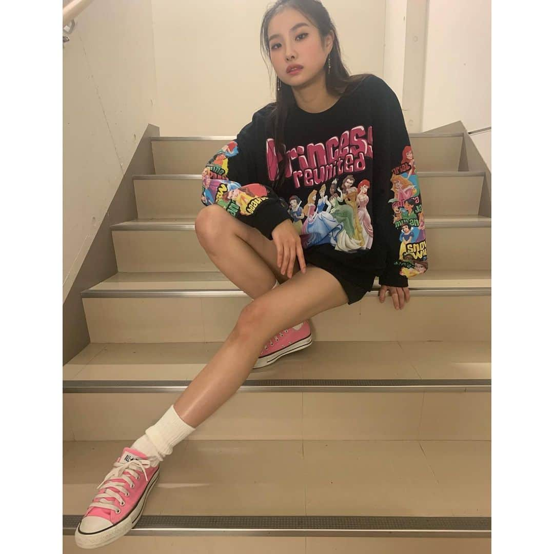 平野沙羅さんのインスタグラム写真 - (平野沙羅Instagram)「❤️💗💚💗💛💗💜💗🧡💙 Sarastyle」12月9日 22時15分 - sara_hirano