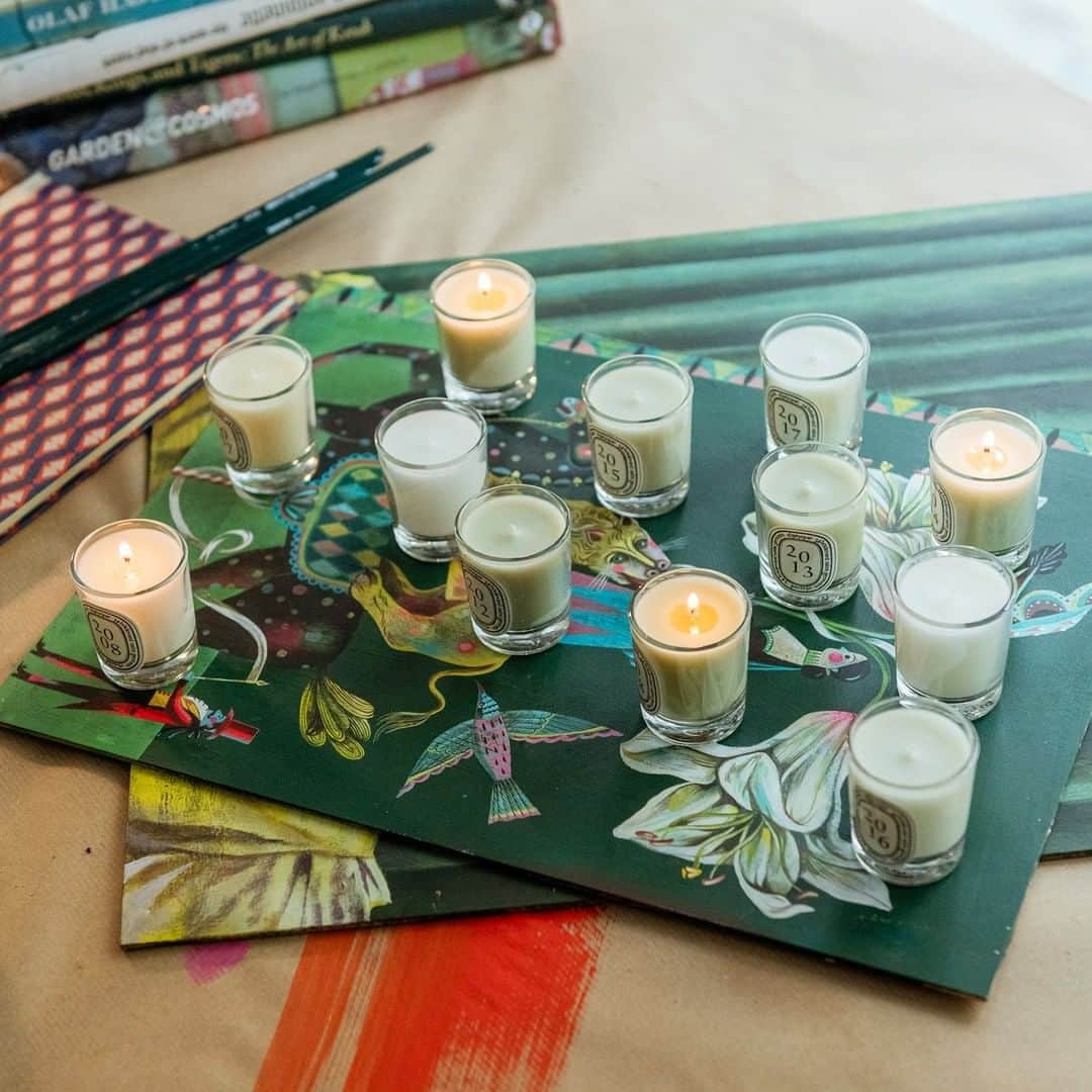 のインスタグラム：「Twelve Scents of Pine: diptyque's coffret brings together all 12 pine candles that the Maison has created for the last twelve Winter Collections #diptyque #luckycharms #wintercollection」