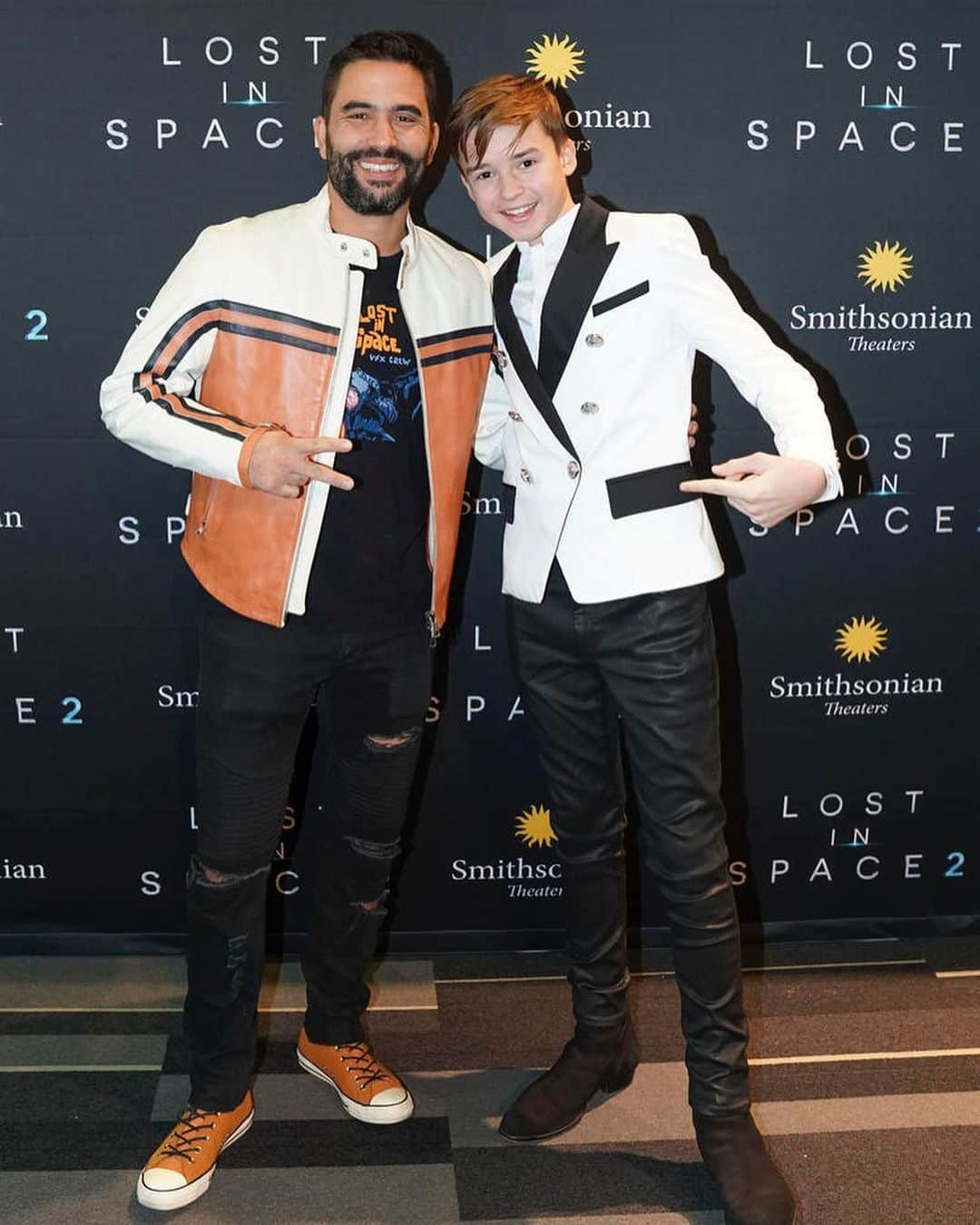 イグナシオ・セルキオさんのインスタグラム写真 - (イグナシオ・セルキオInstagram)「Lost In Space 2 Premiere! • Wearing @buffaloexchange used and recycled jacket and shoes. • Rocking my #lostinspace VFX crew T-shirt in honor of their incredible team and the rest of our Vancouver, Iceland and Alberta crew who worked tirelessly to bring this incredible vision to life. We owe you everything and more!」12月9日 22時09分 - nachoserricchio