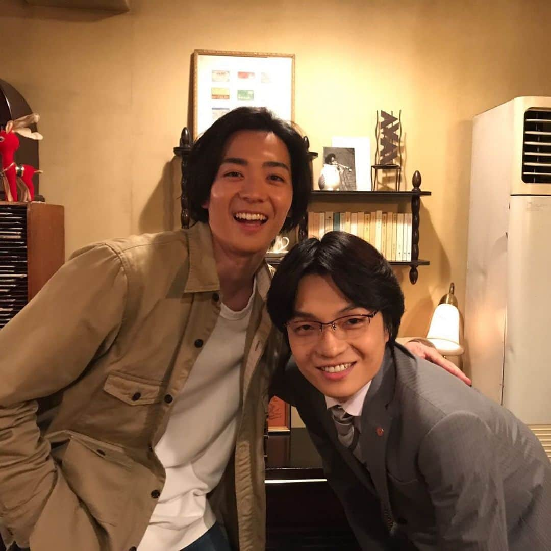 日本テレビ「同期のサクラ」さんのインスタグラム写真 - (日本テレビ「同期のサクラ」Instagram)「🌸#同期のサクラ hulu版も配信中🌸 第8話のFAX作戦の裏側は #hulu で配信の #リクエストのミタ で📠 huluでもいつもの撮影のようにキャッキャ盛り上がる同期MENたち☺️ #最後のリクエストの撮影 #竜星涼 #岡山天音 #菊夫くん冴えてます #葵くんも出演してます #蓮太郎男らしさ爆発 #THEW 見てますか⁉️」12月9日 22時21分 - douki_sakura