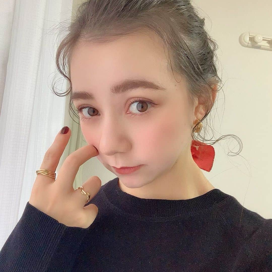 のインスタグラム：「* * れいにゃん　@___reimm.74 プロデュース @mytwilight.official 🌙 . ピアスもリング（セット）もmytwilightです かわいい〜。最近の新入り！愛用です〜🌿 . #mytwilight #アクセサリー　#リング　#ピアス」