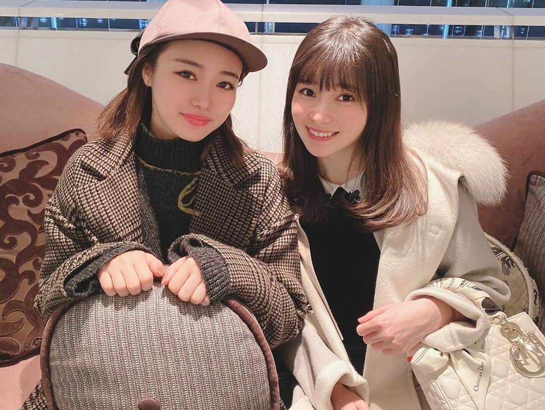 早田悠里子さんのインスタグラム写真 - (早田悠里子Instagram)「ありちゃんにまた会えた🥰 今年もだんだん終わりが近づいてきたなあ😳 #大阪 #アフタヌーンティー #foxey #コート #コートコーデ #ワンピースコーデ #ladydior」12月9日 22時44分 - yurikohayata