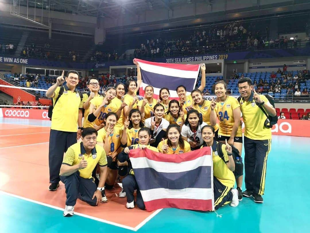 ヌットサラ・トムコムさんのインスタグラム写真 - (ヌットサラ・トムコムInstagram)「We are the champions 🏆🥇 Sea Games 2019 , Philippines  #nootsara13  #volleyballthailand  #seagames2019」12月9日 22時49分 - nootsara13