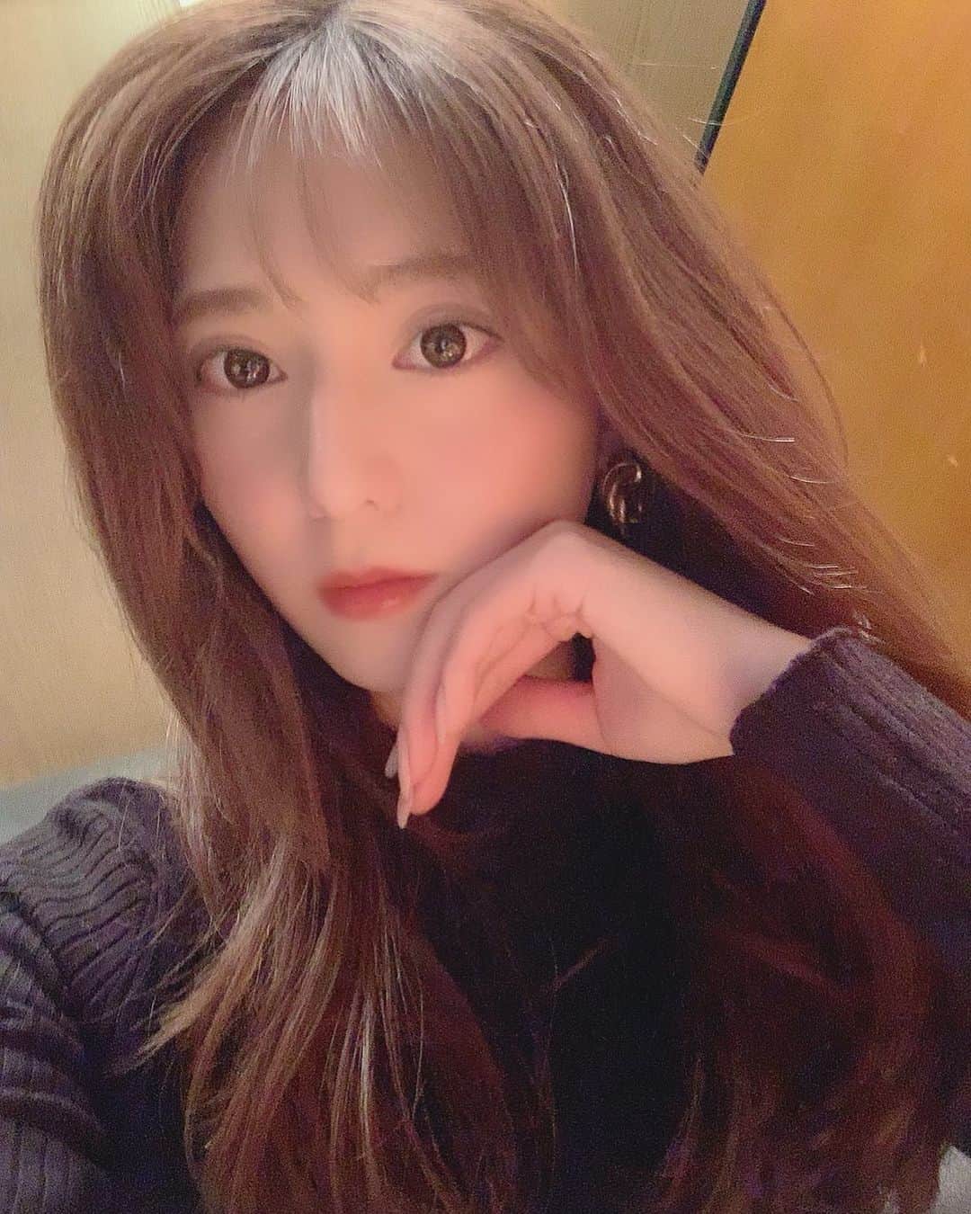 堀尾実咲のインスタグラム：「🐰🖤💋」