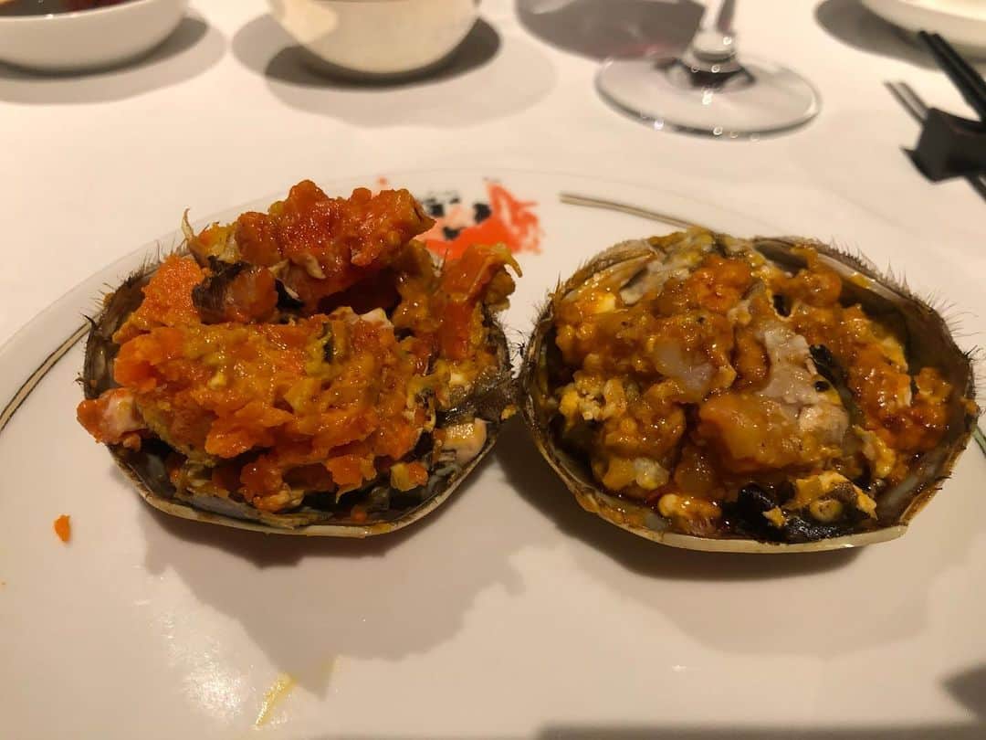 乾亜由美のインスタグラム：「あー！ 最高でした！！ #年に1回の贅沢 #上海蟹 #中国飯店」