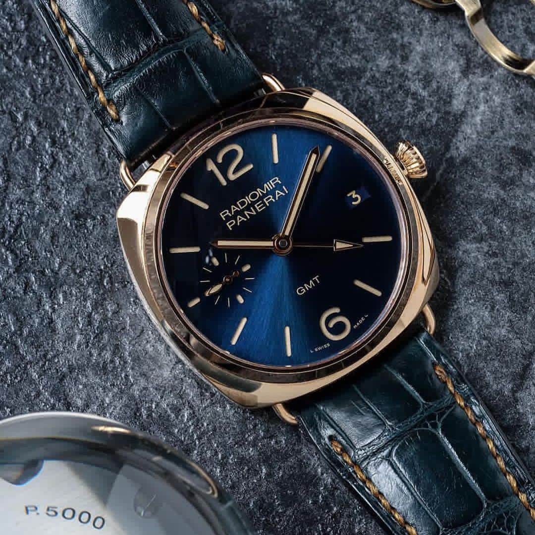パネライのインスタグラム：「The blue suns burst dials on #Panerai really are something beautiful. Here it is on the #Panerai #PAM598. Pic by @watchstylo #paneraicentral」