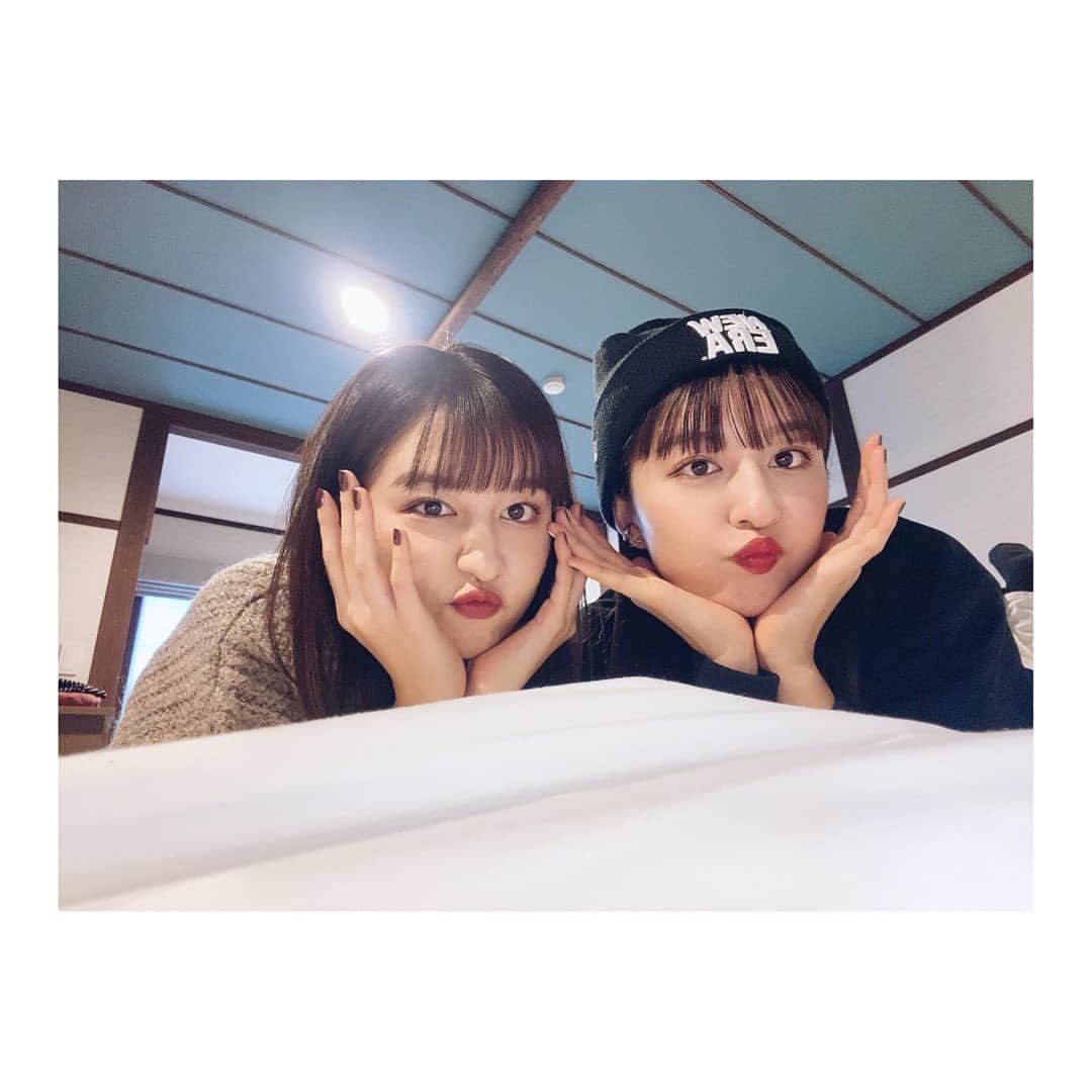 りかりこさんのインスタグラム写真 - (りかりこInstagram)「. りかりこ初の2人旅へ 来ております👏🏻 どこへ旅しているかは、 YouTubeで投稿するので お楽しみにしててくださいな💕 #りかりこ #双子 #旅行 #旅 #trip #twins #tiktok #japan」12月9日 23時25分 - rikariko_official