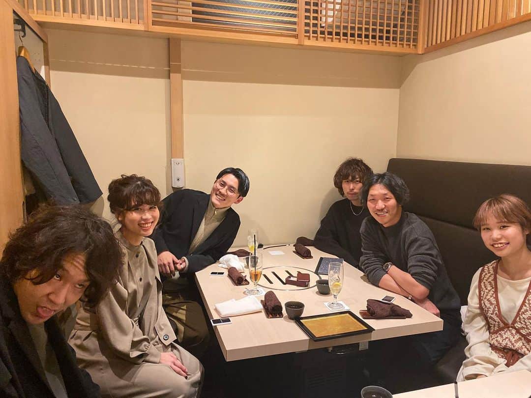 谷正人のインスタグラム：「今夜は月1回恒例のMVP会食です。 今月参加したメンバーはほぼ全員、月間1000万近い売上をとりました。 このレベルになると、量より質とか質より量という愚かな議論でなく、両方が完璧ですね。 数字をとるのが目的はありませんが、数字は嘘をつきません。 #MVP会食」