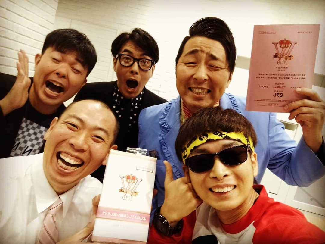 松本康太さんのインスタグラム写真 - (松本康太Instagram)「今日は『女芸人No.1決定戦 THE W 2019』の前説を３組でやらせてもらいました(*^^*) どりあんずさん、バイク川崎バイクちゃん、レギュラー ♪スタジオは凄い熱気でした！  #前説芸人 #THEw #女芸人no1決定戦 #どりあんず さん#バイク川崎バイク #bkb #レギュラー #あるある探検隊 #観覧 のお客さん長い時間お疲れ様でした #前説 #笑顔」12月9日 23時42分 - aruarutankentai.matsumoto