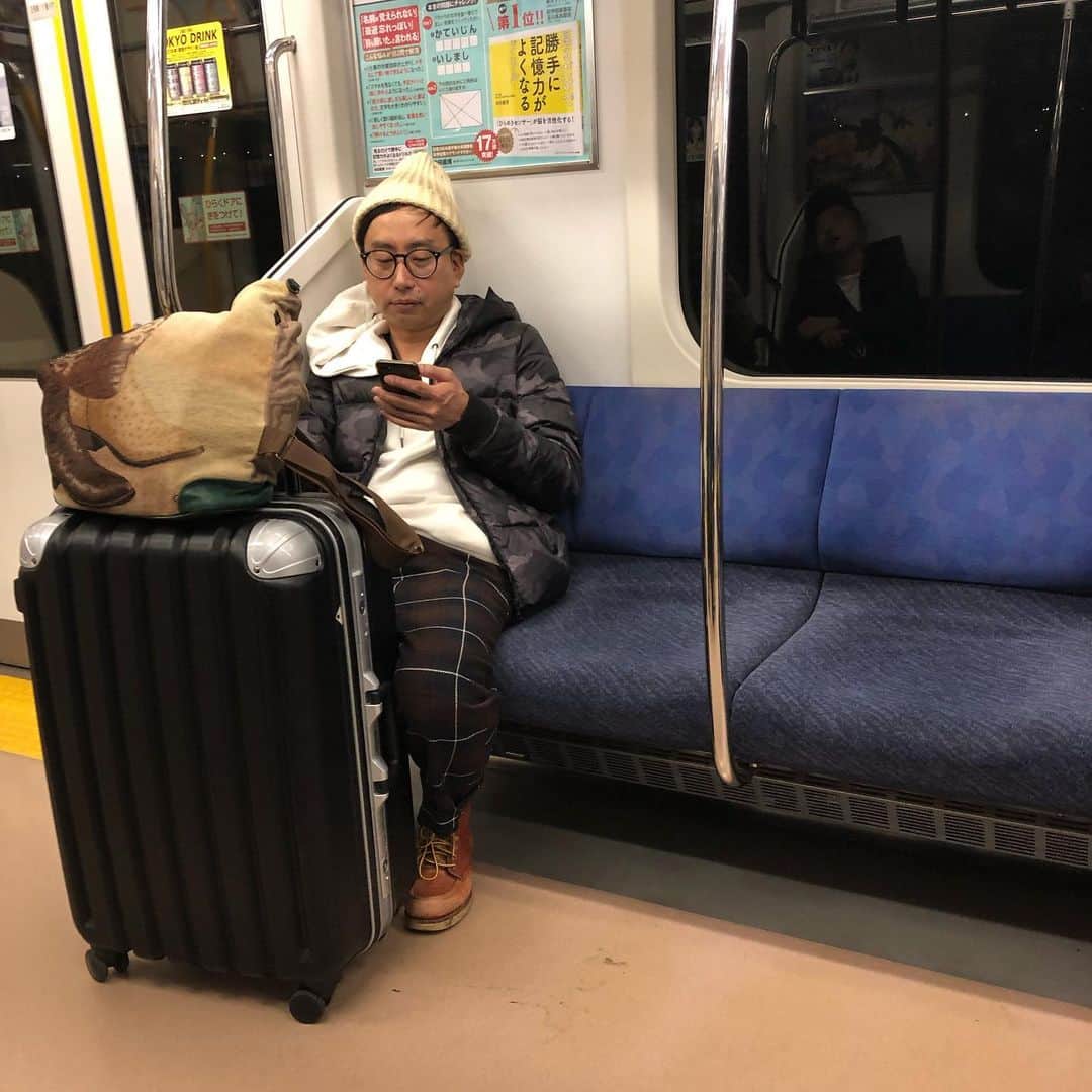 秋山賢太さんのインスタグラム写真 - (秋山賢太Instagram)「各々の思い。  ほんとうにお疲れ様でした。  #おいでやす小田 さん #守谷日和 #アキナ」12月9日 23時52分 - akiyama.0624