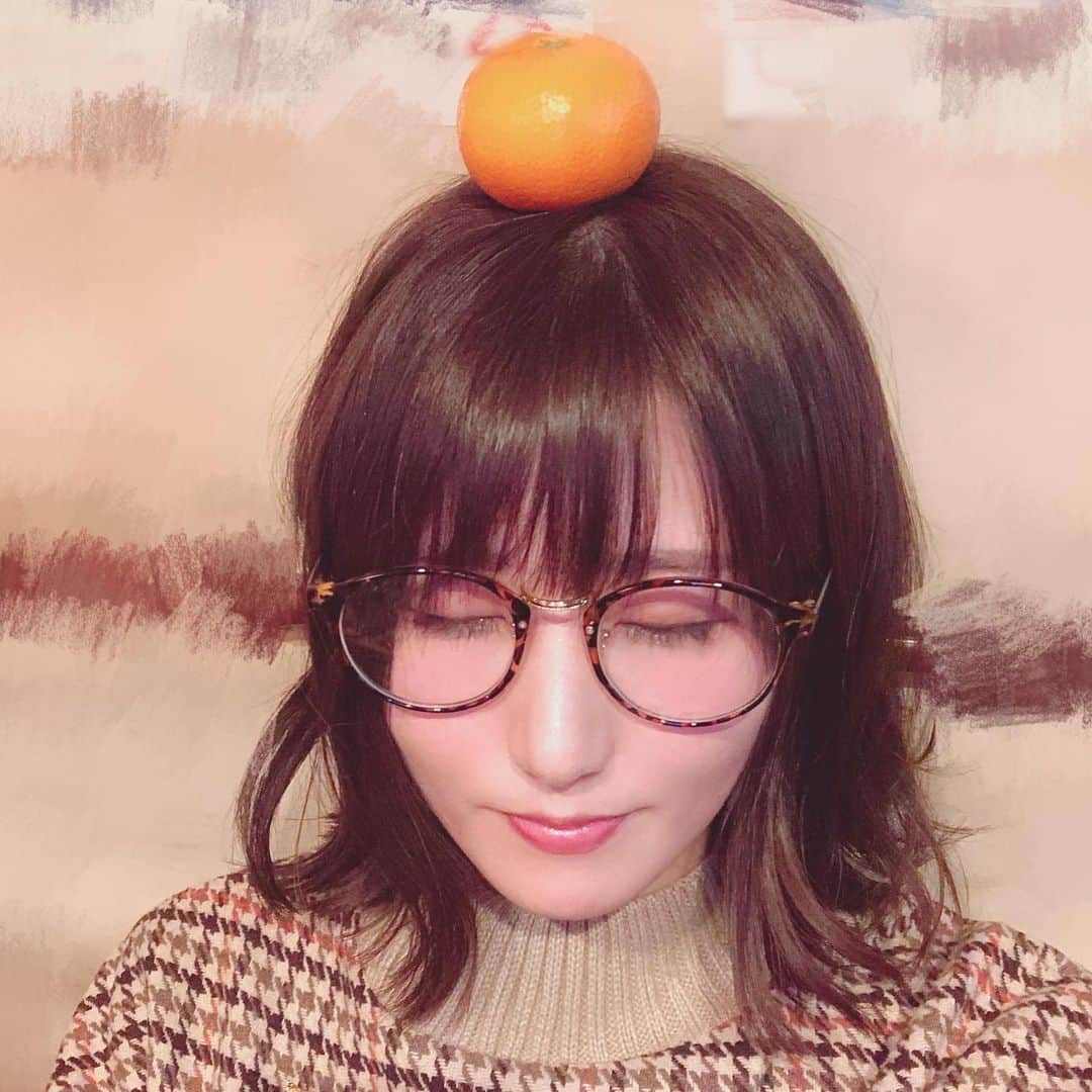ソラ豆琴美さんのインスタグラム写真 - (ソラ豆琴美Instagram)「おこたでミカンの時期だよ」12月9日 23時50分 - soramame_official
