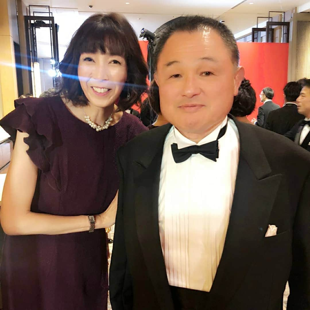 大林素子さんのインスタグラム写真 - (大林素子Instagram)「＃ヒーローズ ヒーローズアワード アンバサダーとして、二次会司会(笑) 表彰は、受賞されました  巻さんにトロフィー授与させて頂きました！スポーツの力で、社会貢献 来年も、頑張っていきます」12月10日 0時08分 - m.oobayashi