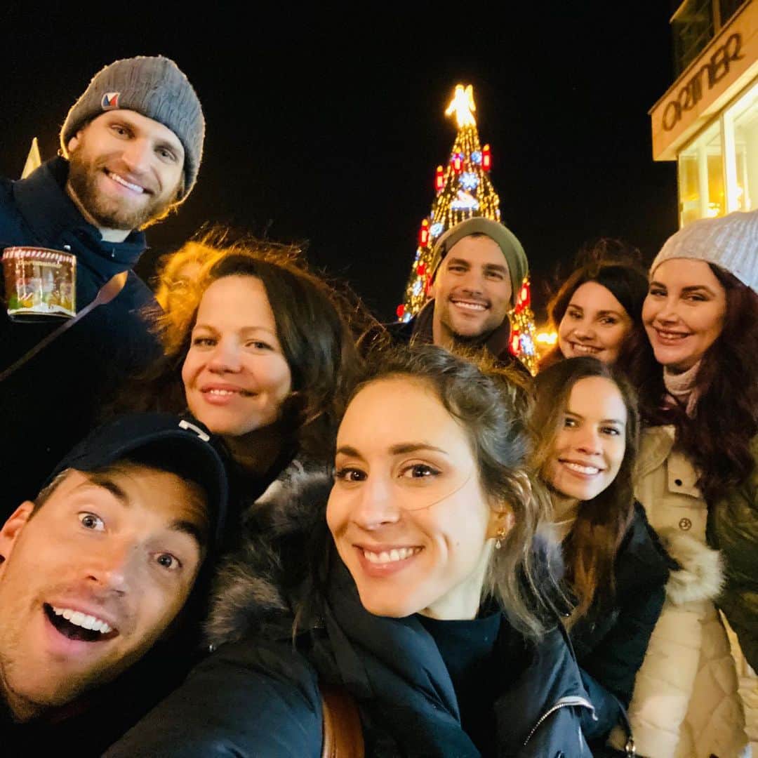 ブラント・ドーハティのインスタグラム：「Gluhwein!」