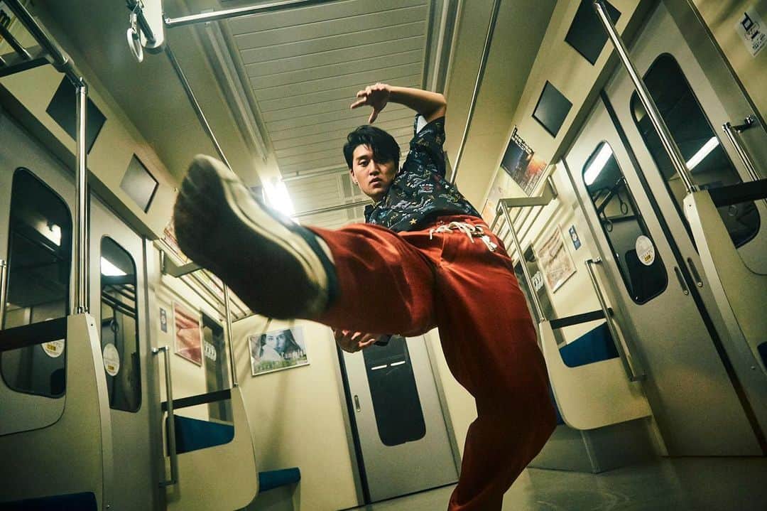 丞威さんのインスタグラム写真 - (丞威Instagram)「@gqjapan  #thedancerwithin  いつかニューヨークみたいに 地下鉄で歌って踊って 乗客も一緒に楽しんでもらえる日が 日本に訪れるといいな #いつか」12月10日 0時13分 - joeytee_ybenormol