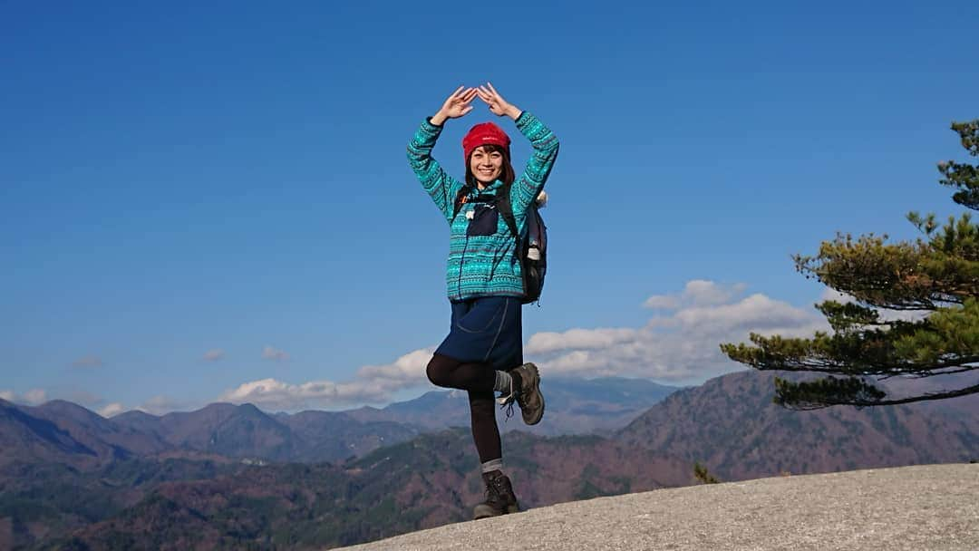 桜花さんのインスタグラム写真 - (桜花Instagram)「おはようございマウンテン〜🗻🗻✨🌷 本日もナイスな１日にいたしましょ✨  #おはようございマウンテン #おはようございます  #山歩き #山登り  #弥三郎山  #山 #mountain  #morning  #mountains  #mountaingirl #山ガール」12月10日 11時11分 - mountainohka