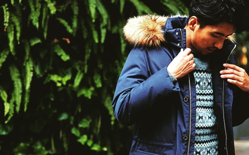 のインスタグラム：「On style Off style w @sanyo_style_magazine ﻿ ﻿ ﻿ 冷たい雨が止んだけど、﻿ 12月…やっぱり寒いし﻿ やっぱり師走感💦﻿ ﻿ ﻿ 忘年会も楽しみながら、﻿ 今年の残りの仕事も﻿ バリバリ頑張らなきゃね💪﻿ ﻿ ﻿ このクソ寒い冬を共に乗り切る大人なアウター達を﻿ ﻿ ﻿ #サンヨースタイルマガジン で紹介してますよー﻿ ﻿ ﻿ #オンでもオフでも使える ﻿ アウター選び にチェックしてみてねー🙏﻿ ﻿ ﻿ https://www.sanyo-stylemagazine.jp/﻿ ﻿ styling by @hajimemsuzuki ﻿ ﻿ #fashion #sanyo #sanyostyle #winterfashion #mackintosh #mackintoshphilosophy #surfer #model #producer ﻿ #大人コーデ #大人アウターコーデ #オンオフ兼用 #ダウンジャケット #チェスターコート #スーツコーデ #マッキントッシュフィロソフィー #サーファー #モデル #サロンオーナー #カフェオーナー #幸太を探せ ﻿」