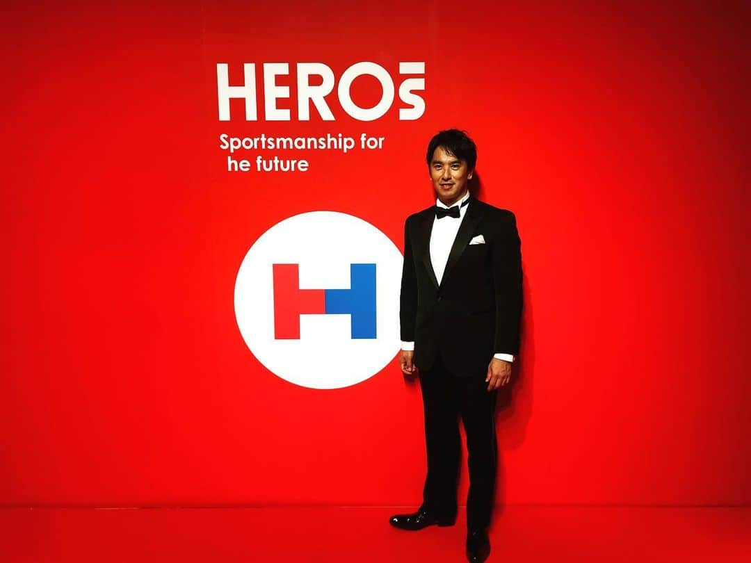 飯沼誠司さんのインスタグラム写真 - (飯沼誠司Instagram)「HEROs AWARD2019 昨年受賞させていただき、さらにスポーツ界の輪が広がりました。 今年のwinnerはいつもお世話になっている方や仲間だったり、とても嬉しくそして感動しました。 sports for the future. スポーツの力、アスリートの魅力や発信力を通して我々は社会貢献にさらに力を入れていきたいと思います。 #日本財団HEROs #athletesavejapan  #teamtokaiuniversity #東海大学 #井本直歩子 #巻誠一郎 #北澤豪 #井上康生 #山下泰裕先生  #山口美咲 #星奈津美 #谷川真理 #田中雅美 #東俊介 #長谷川大悟 #池田信太郎 #岩崎恭子 #佐藤琢磨 #潮田玲子 #高山樹里 #岡田麻央 #根木慎志 #中田英寿 #大林素子 #播戸竜二 #石川安彦 #大山未希 #松田志保 #田中琴乃 #大竹七未」12月10日 10時27分 - seiji_iinuma