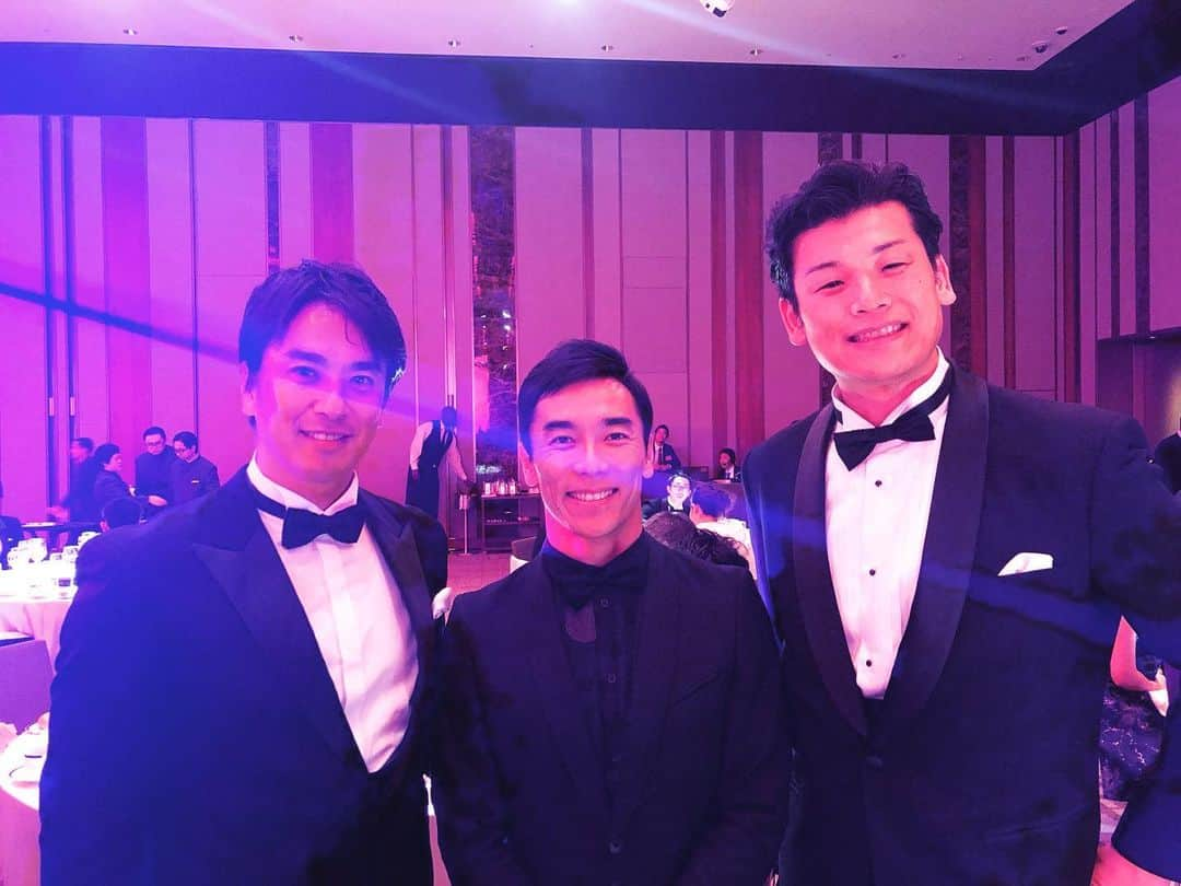 飯沼誠司さんのインスタグラム写真 - (飯沼誠司Instagram)「HEROs AWARD2019 昨年受賞させていただき、さらにスポーツ界の輪が広がりました。 今年のwinnerはいつもお世話になっている方や仲間だったり、とても嬉しくそして感動しました。 sports for the future. スポーツの力、アスリートの魅力や発信力を通して我々は社会貢献にさらに力を入れていきたいと思います。 #日本財団HEROs #athletesavejapan  #teamtokaiuniversity #東海大学 #井本直歩子 #巻誠一郎 #北澤豪 #井上康生 #山下泰裕先生  #山口美咲 #星奈津美 #谷川真理 #田中雅美 #東俊介 #長谷川大悟 #池田信太郎 #岩崎恭子 #佐藤琢磨 #潮田玲子 #高山樹里 #岡田麻央 #根木慎志 #中田英寿 #大林素子 #播戸竜二 #石川安彦 #大山未希 #松田志保 #田中琴乃 #大竹七未」12月10日 10時27分 - seiji_iinuma