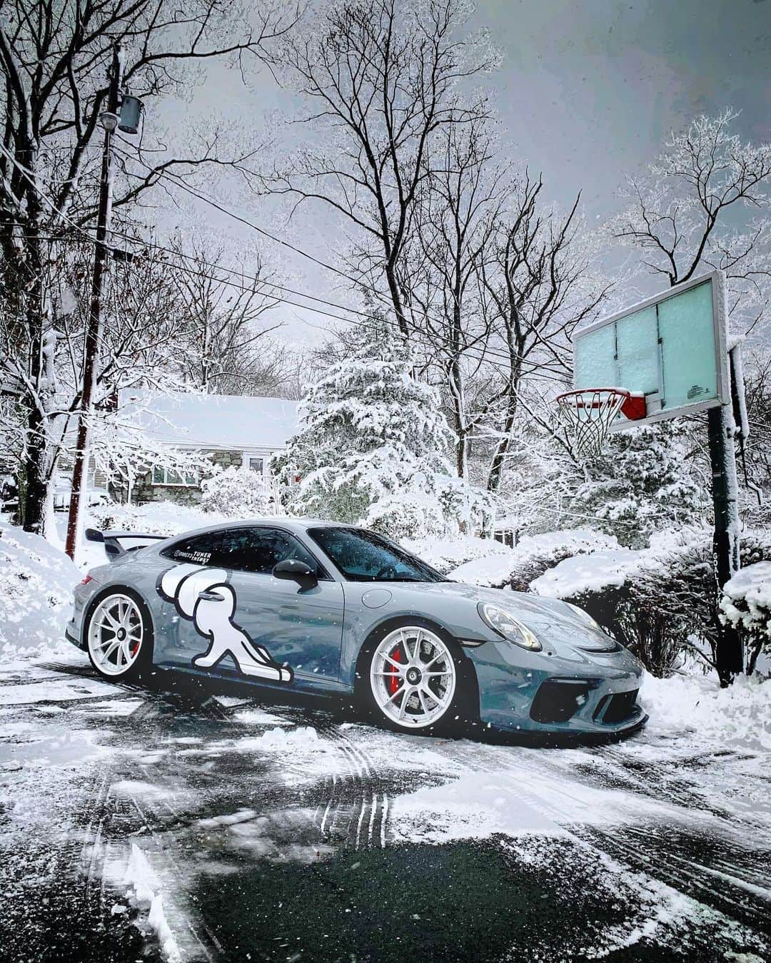 CARLiFESTYLEさんのインスタグラム写真 - (CARLiFESTYLEInstagram)「Porsche GT3 + Snow = ? @tunertheory @michelinusa #MichelinPilotEXP | Owner @omgt3 #carlifestyle #GT3」12月10日 10時37分 - carlifestyle