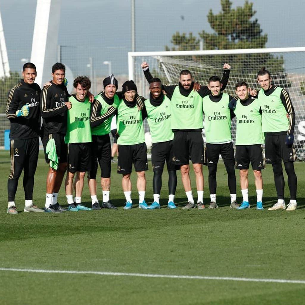 アルフォンス・アレオラさんのインスタグラム写真 - (アルフォンス・アレオラInstagram)「⚽⚪ @realmadrid #halamadrid」12月10日 2時25分 - alphonseareola