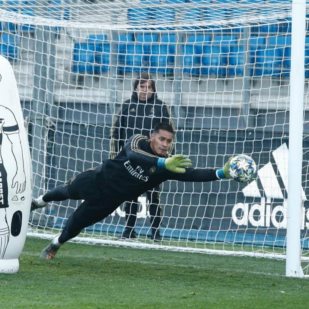 アルフォンス・アレオラさんのインスタグラム写真 - (アルフォンス・アレオラInstagram)「⚽⚪ @realmadrid #halamadrid」12月10日 2時25分 - alphonseareola