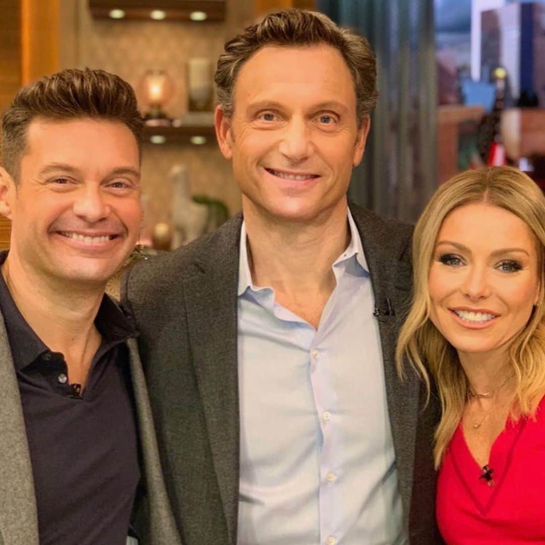 トニー・ゴールドウィンさんのインスタグラム写真 - (トニー・ゴールドウィンInstagram)「Thanks to #KellyandRyan for having me on this morning!  Always so fun to see you guys. @livekellyandryan @inheritanceplay」12月10日 2時43分 - tonygoldwyn