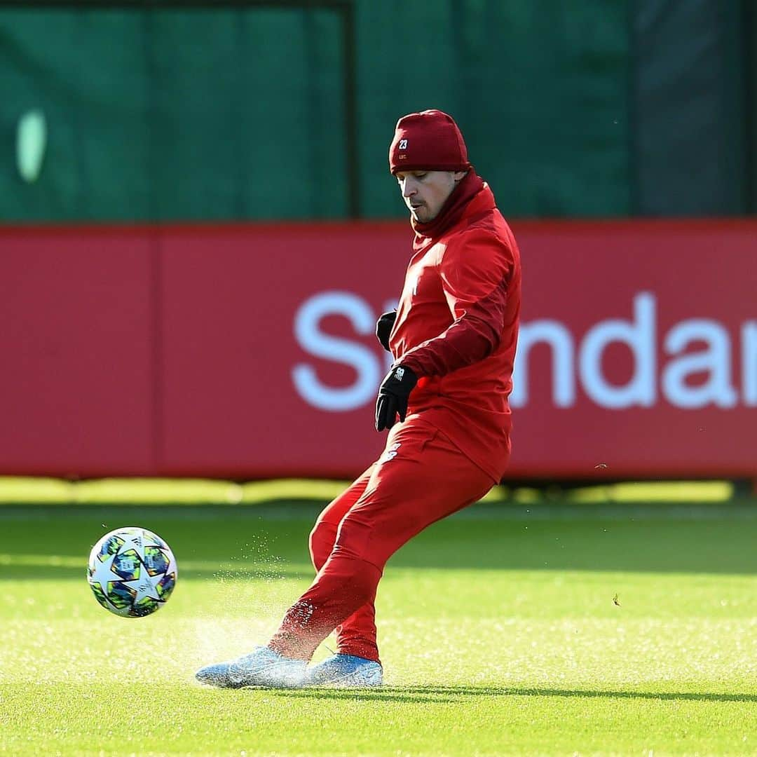 ジェルダン・シャチリのインスタグラム：「🔥💪🏼💫🔴 #UCL #SalLiv #XS23 #YNWA」