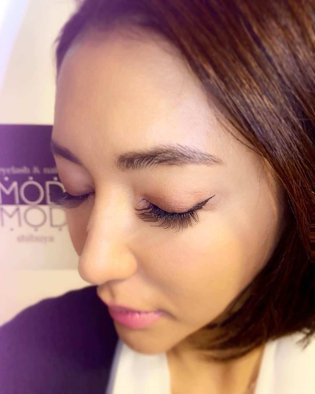内藤陽子のインスタグラム：「本当に長持ちだから、久しぶりに M.O.D.にマツエク行ってきた👁 まつげ大好きな私が色々通って、本当に長持ち、デザインが上手い、人柄がいい。 たまたまホットペッパーで探して行ったから始まり、本当におススメです。リサさんが上手すぎる！可愛いくて、穏やかで、人見知りな私でも穏やかな気分にさせてくれた。 マツエク好きな人は一回はリサさんのマツエク受けてもらいたい。 #modshibuya」