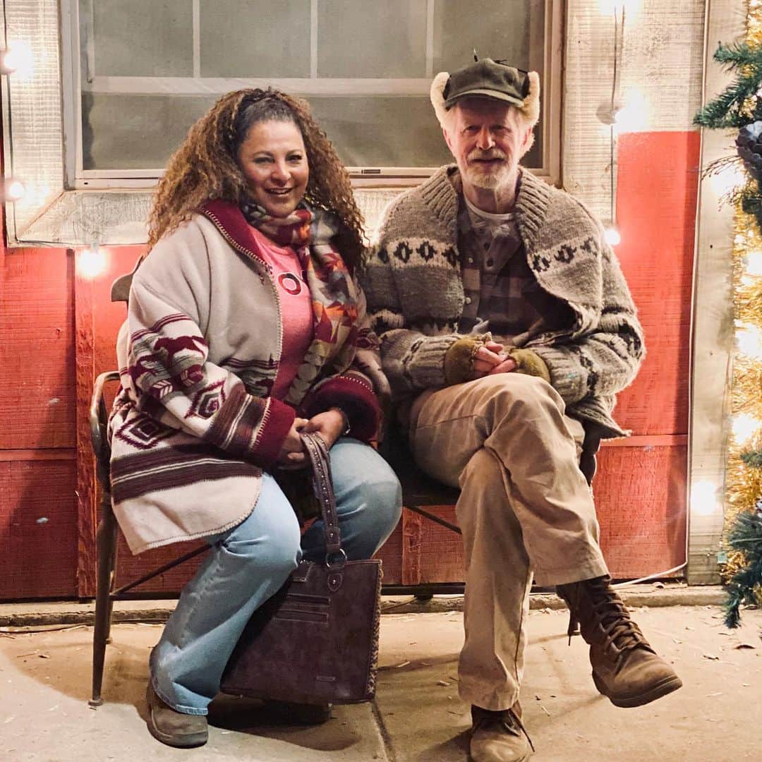 レイク・ベルのインスタグラム：「These beautiful people. GET READY FOR CHRISTMAS IN BUCKSNORT! Tomorrow night! @pamsgrier @ed_begley_jr @blessthismesstv」