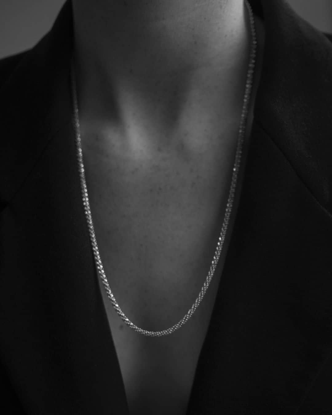 ベア・ハンソンのインスタグラム：「@cujewellery ⛓」