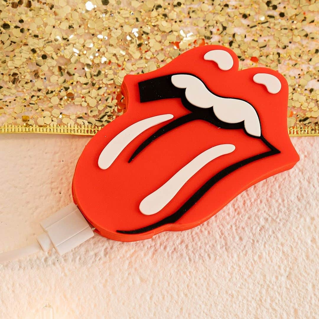 The Rolling Stonesさんのインスタグラム写真 - (The Rolling StonesInstagram)「🎁 Find a Rolling Stones Christmas gift for everyone in the official store - have a look around and get inspired, tap the link in bio to shop! 🎁 #therollingstones #christmasgifts #christmas #merch」12月10日 4時59分 - therollingstones