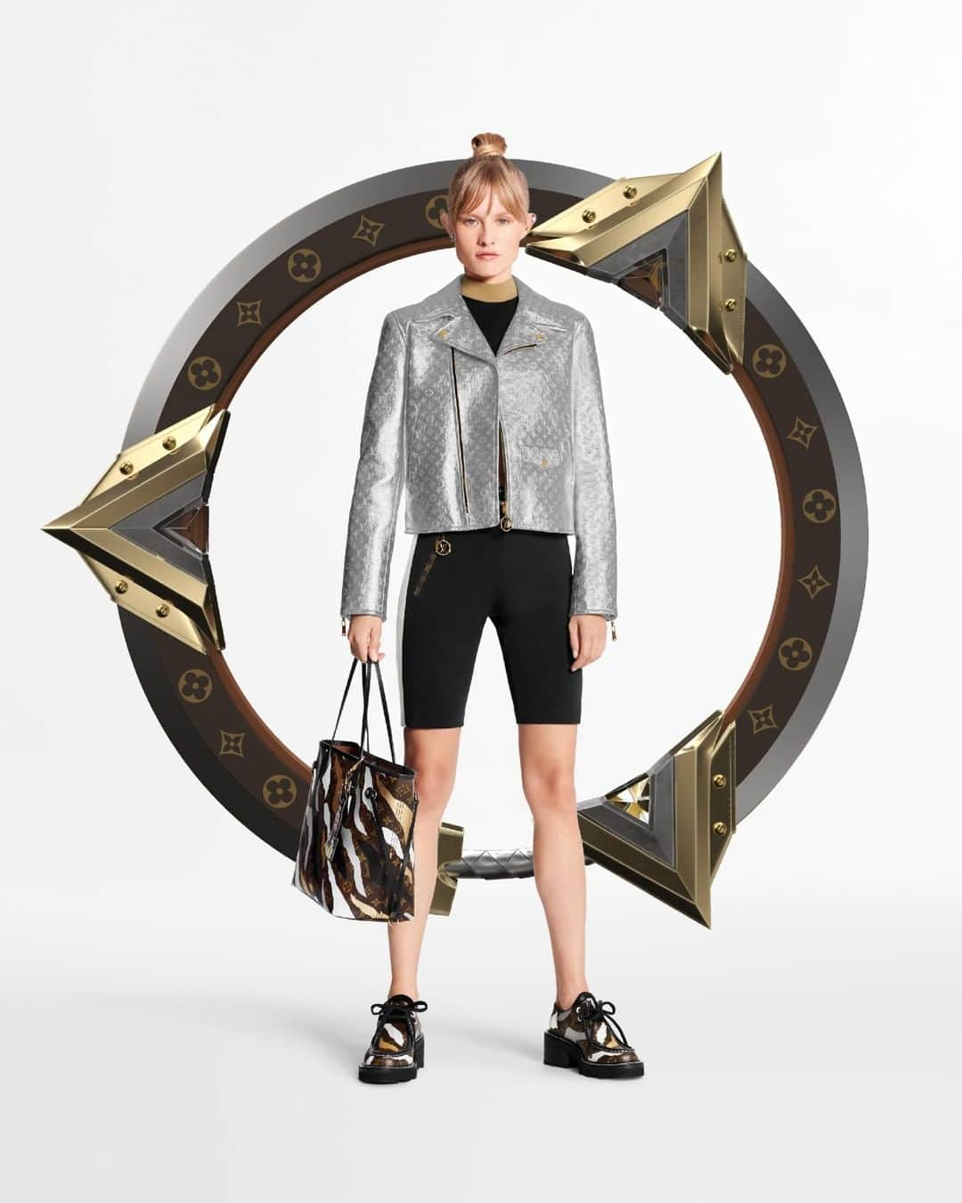 ルイ・ヴィトンさんのインスタグラム写真 - (ルイ・ヴィトンInstagram)「From virtual to reality. After @NicolasGhesquiere’s Prestige Skin for @LeagueofLegends Champion Qiyana, #LouisVuitton unveils an #LVxLol Capsule Collection. Explore the collaboration via link in bio.」12月10日 5時00分 - louisvuitton