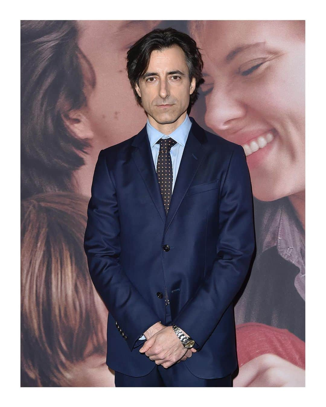 グッチさんのインスタグラム写真 - (グッチInstagram)「To the Los Angeles premiere of ‘Marriage Story’ @marriagestory, #NoahBaumbach—director of the @netflix film with six @goldenglobes nominations—wore a #Gucci Monaco suit with a light blue dress shirt and a knit tie. @alessandro_michele #AlessandroMichele」12月10日 5時14分 - gucci